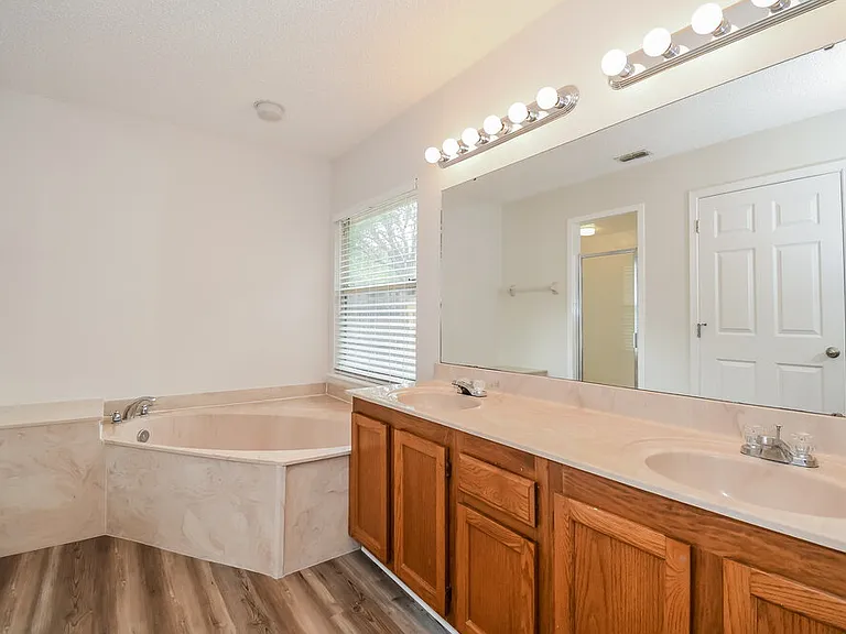 283 Springfield Ct — Photo 11