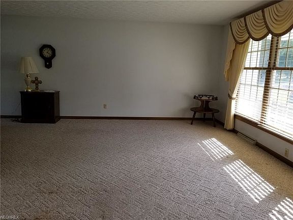4th image of 6364 Farmington Cir