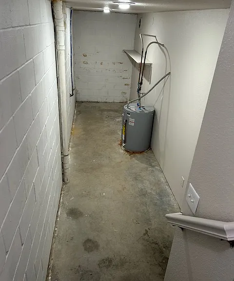 6884 Lexington Dr — Photo 38