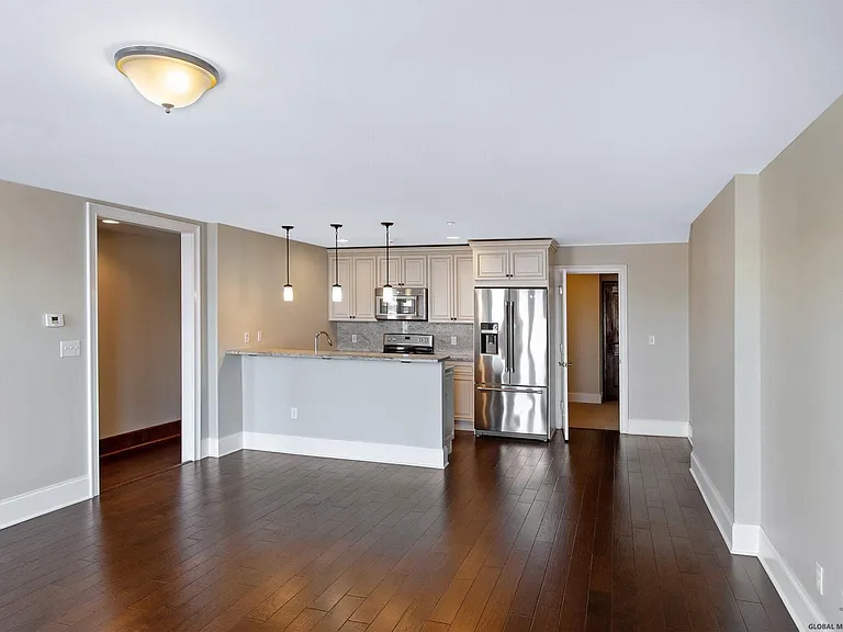 510 Broadway St #3H — Photo 7