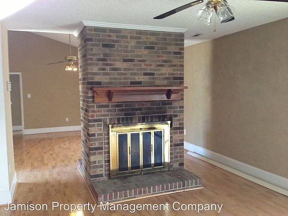 4th image of 7900 Crockett Ln