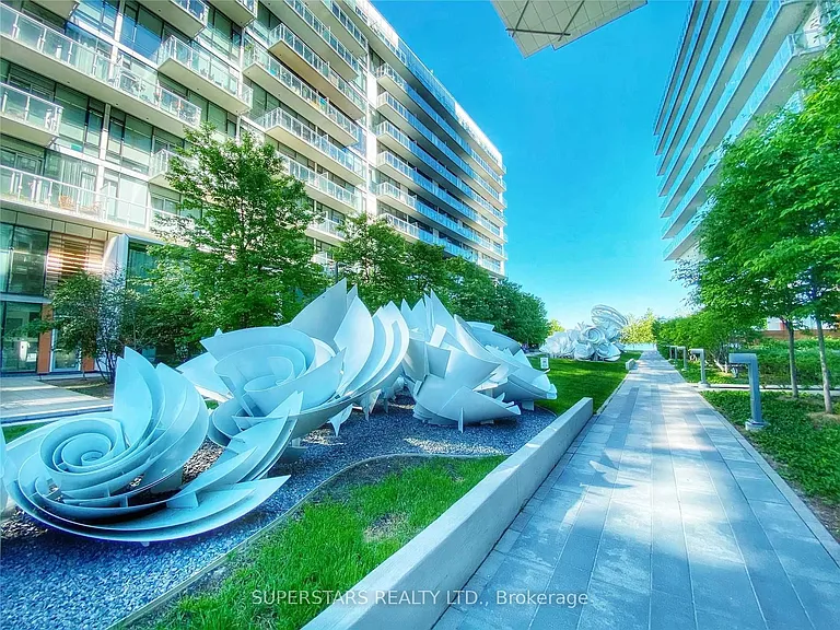 29 Queens Quay E #Townhouse 125 — Photo 8
