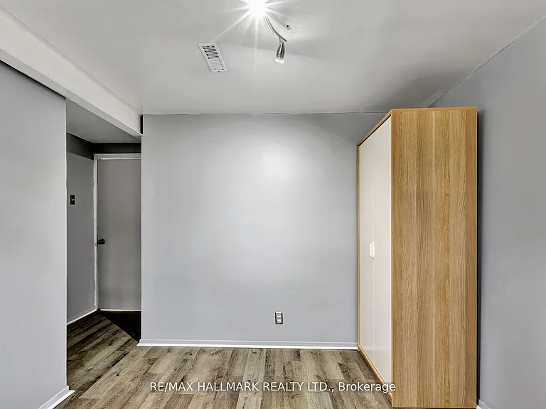 90 Santamonica Blvd #BASEMENT — Photo 16