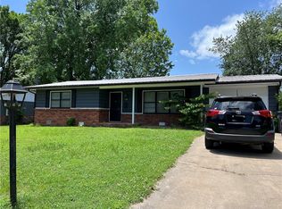 1106 Thelma St, Springdale, AR 72764