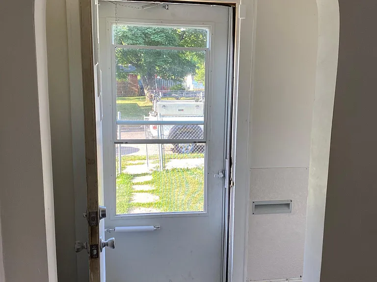 1413 E North St — Photo 10