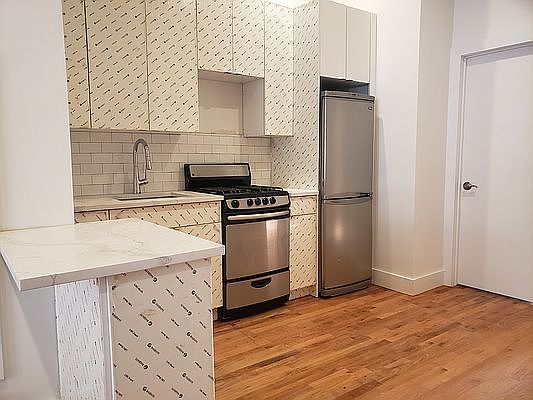 4th image of 391 Convent Ave #2FA