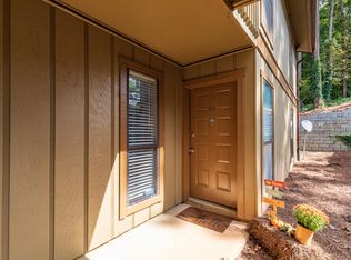 806 Dunbar Dr, Dunwoody, GA 30338