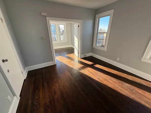 308 Pearsall Avenue image 9 of 12