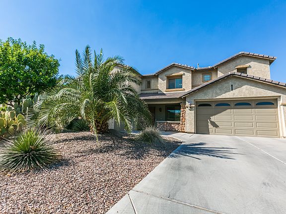 2nd image of 44562 W Garden Ln