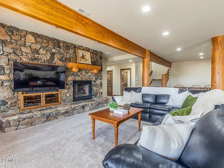 2600 Meadows Dr — Photo 20