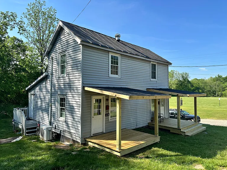 417 N Bridge St — Photo 1