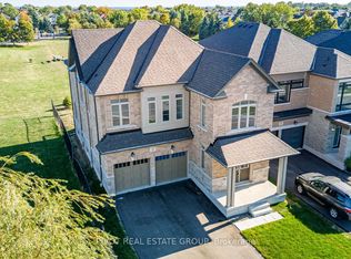 32 Waterfront Cres, Whitby, ON L1N0M9