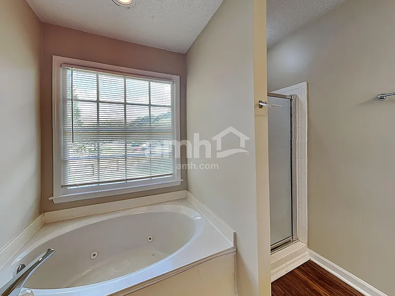1300 Summit Point Ln — Photo 13