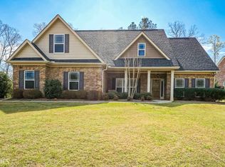 125 Rivers Edge Dr, Forsyth, GA 31029