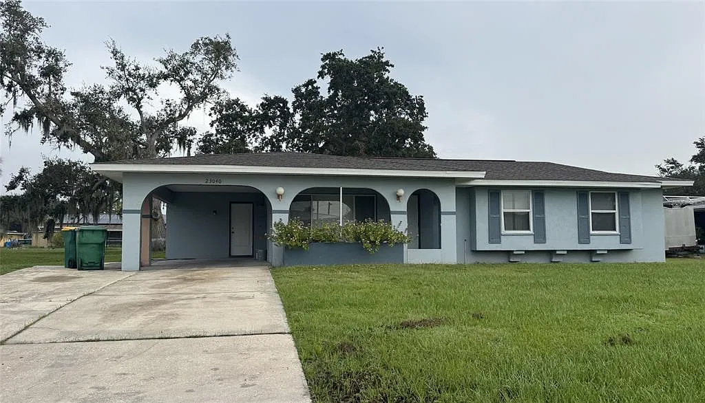 3 bed, 2.0 bath, 1298 sqft, $1,695 — Photo 1
