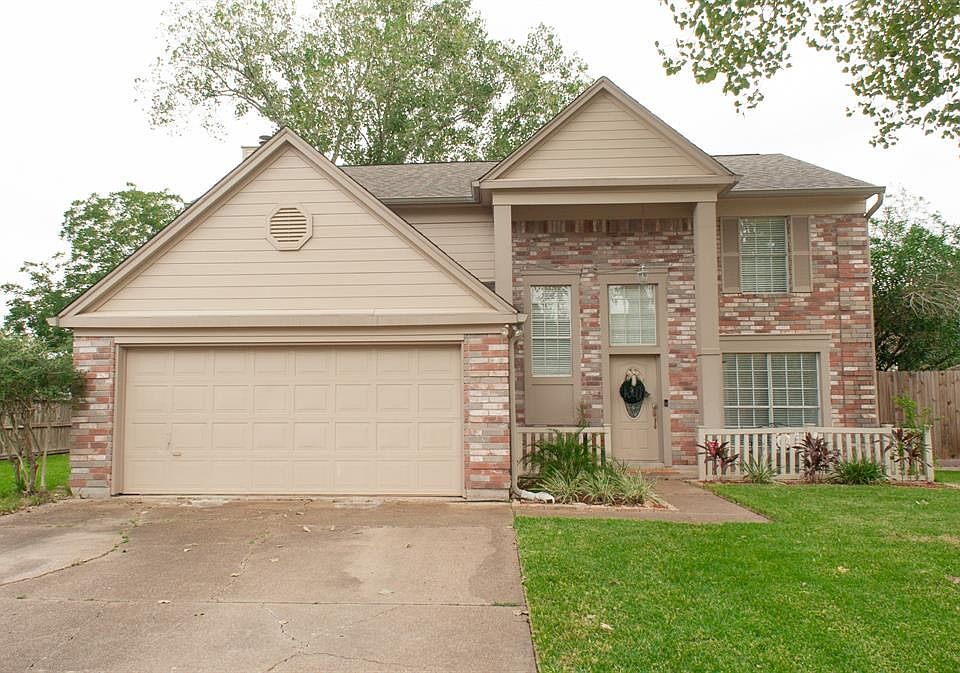1st image of 2317 Lynn Dr