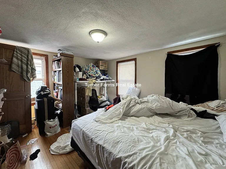 585 Somerville Ave #3B — Photo 9
