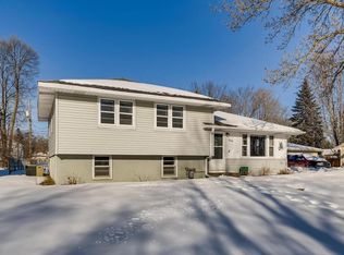 2254 Eastman Dr, Saint Paul, MN 55112
