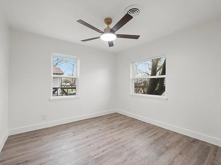 2655 Larry Dr — Photo 10