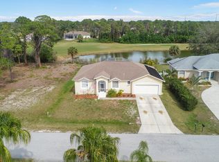 41 Pine Valley Ct, Rotonda West, FL 33947