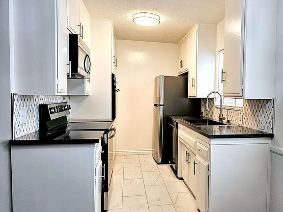 2nd image of 1830 Greenfield Ave APT 9