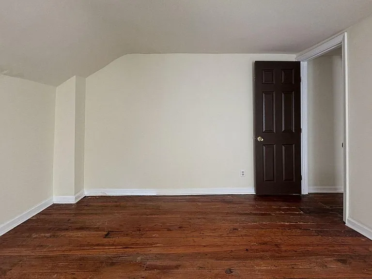 461 E Haines St — Photo 7