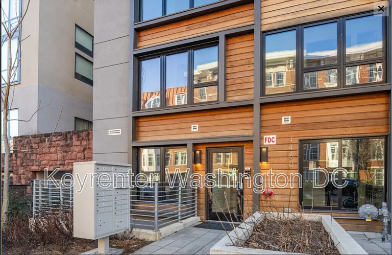 1460 Belmont St NW #102