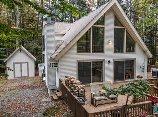 6 Par Dr, Lake Ariel, PA 18436