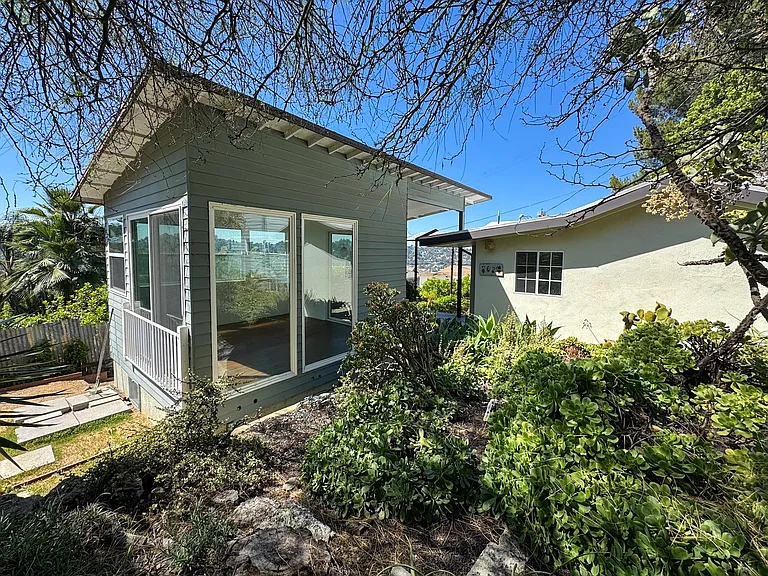 3050 Knob Dr — Photo 3