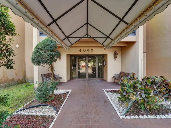 4060 N Hills Drive #32, Hollywood, FL 33021