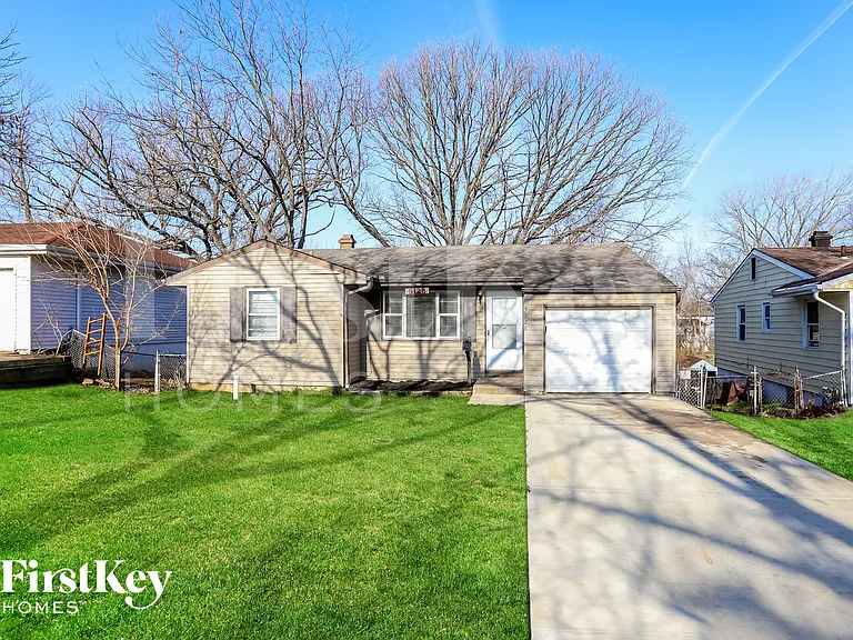 5128 N Palmer Ave — Photo 1