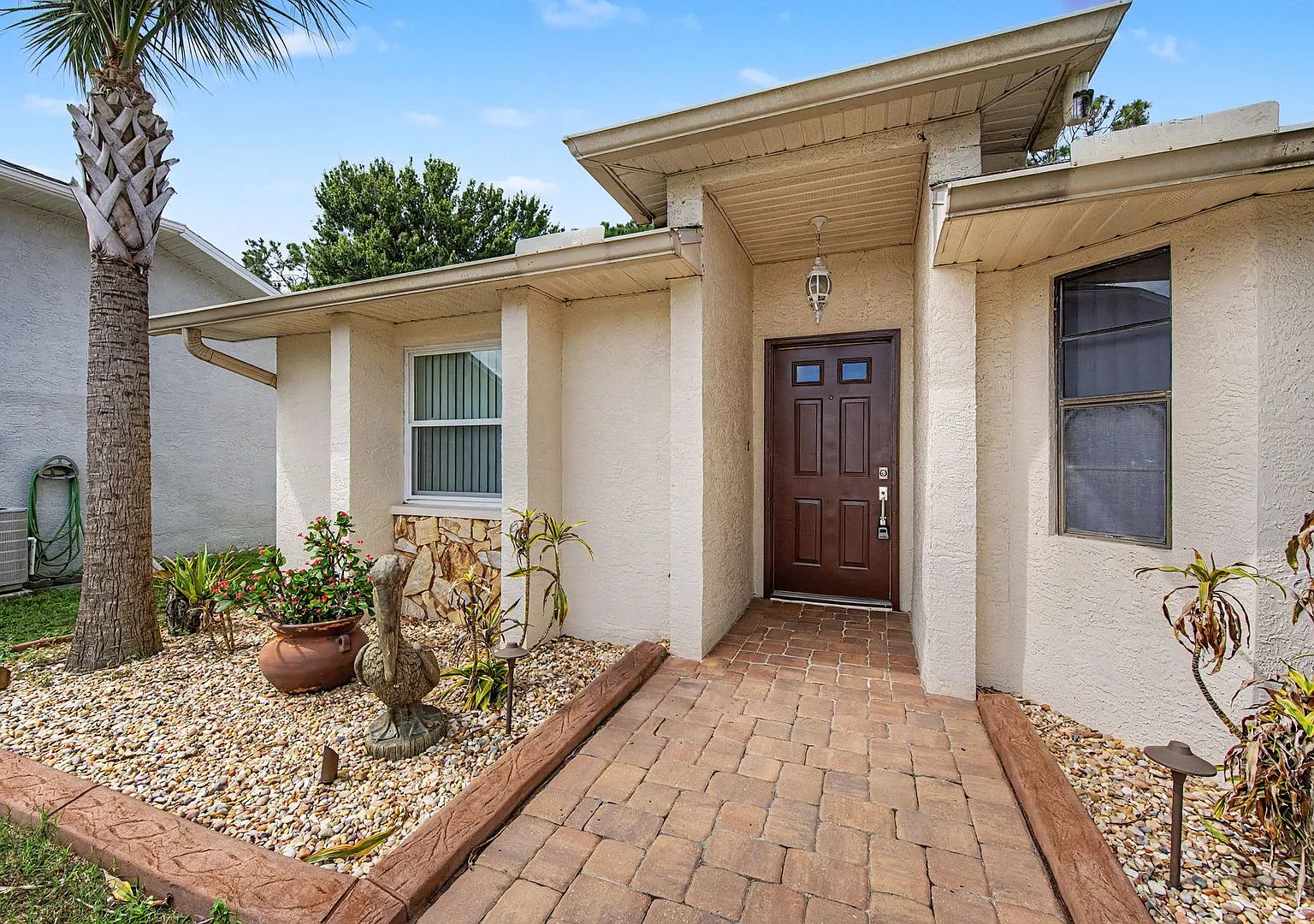Beautiful 3 bedroom 2 bath in Great location! — Photo 3