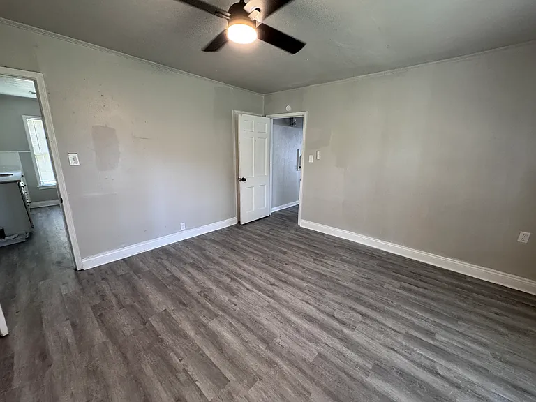 1220 Trinidad St — Photo 7