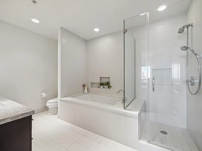2207 Bancroft St #907 — Photo 11