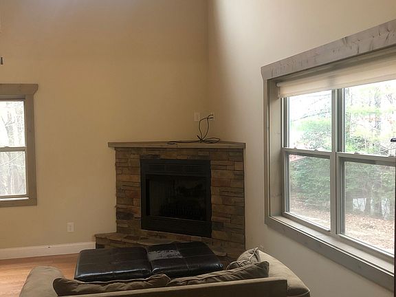 Main house gas fireplace 