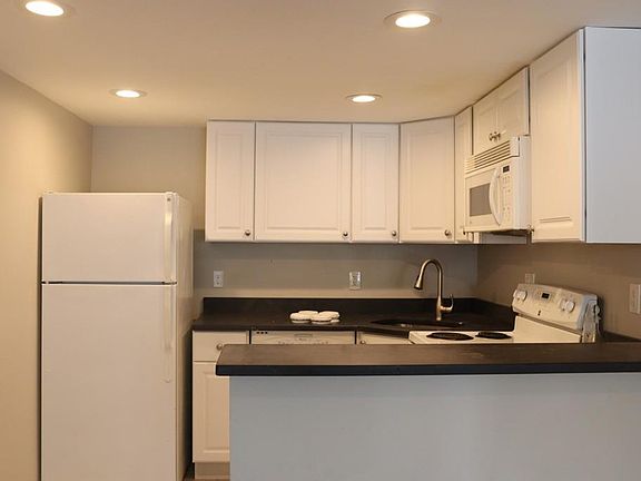 4th image of 39 Sagamore Ave #1