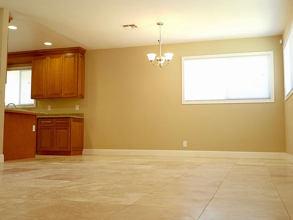 2nd image of 1407 W Barcelona Ave