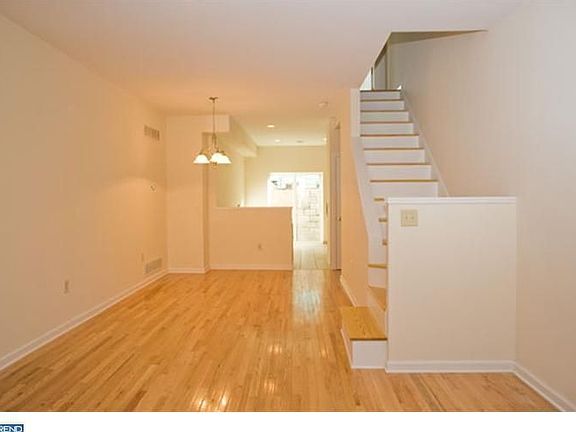 2nd image of 514 W Moyamensing Ave