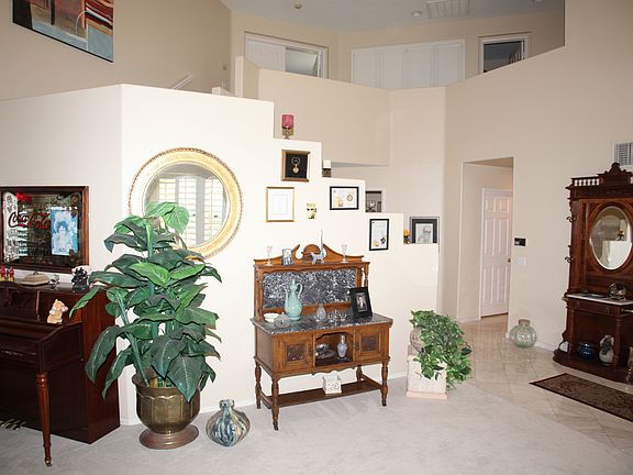 5th image of 23009 Weymouth Pl