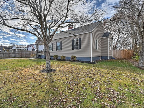 3rd image of 117 Williams Ave