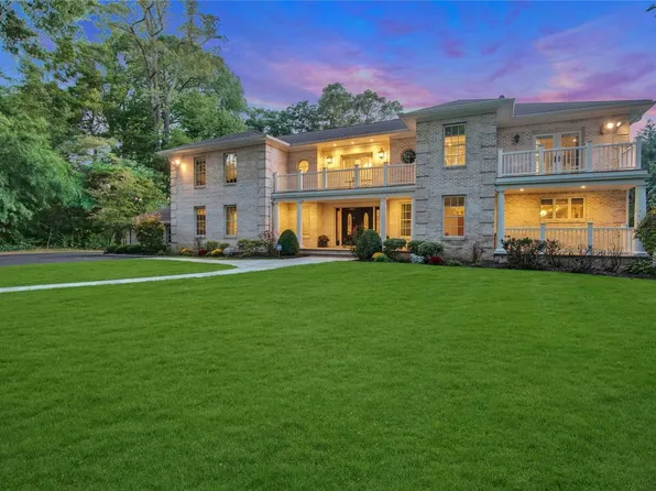 525 Manhasset Woods Road, Manhasset, NY 11030