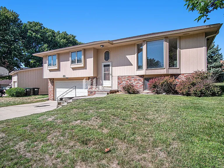 13946 Arbor Cir — Photo 2
