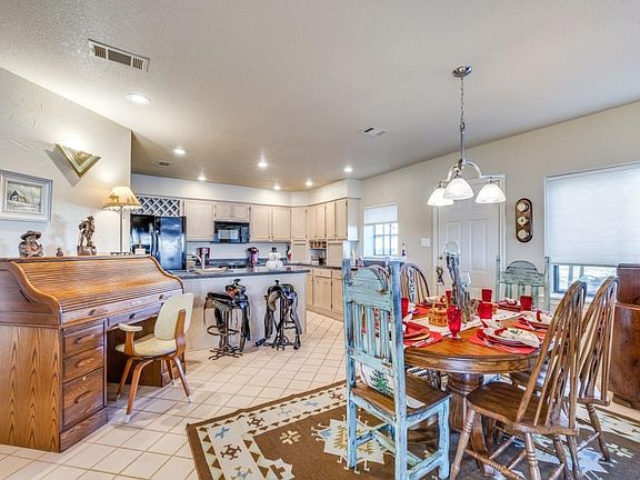3rd image of 208 Sherwood Shore Dr