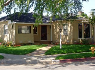 2710 W 95th St, Inglewood, CA 90305