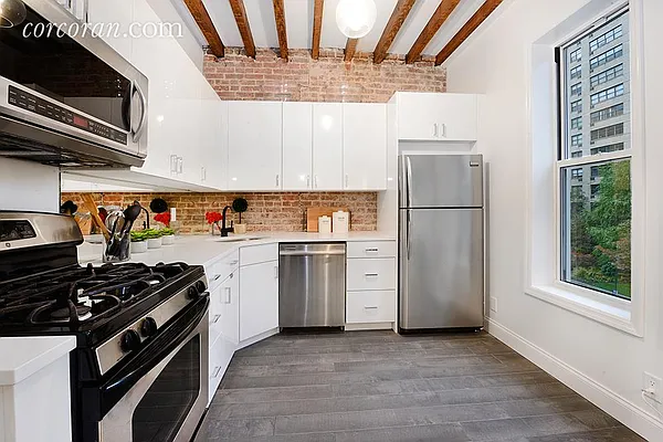 Sold by Corcoran | media 21