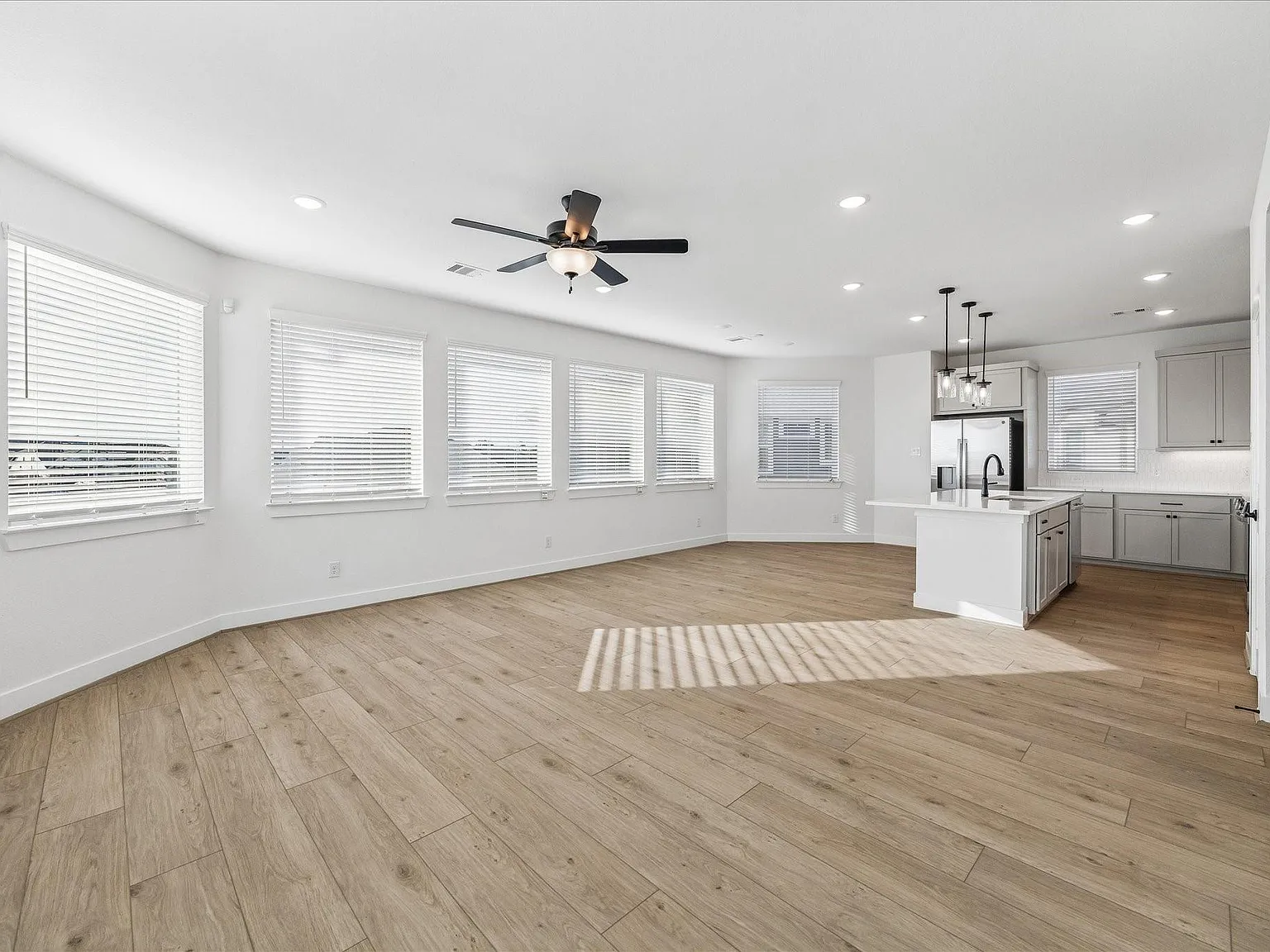 3 bed, 2.0 bath, 1678 sqft, $2,450 — Photo 2