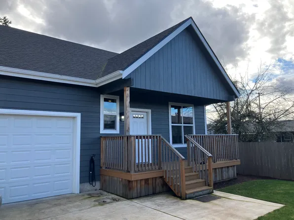 298 55th St, Springfield, OR 97478