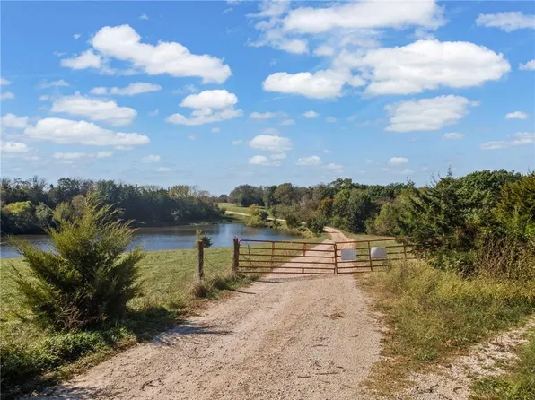 Cherokee Ln, Blackwater, MO 65322