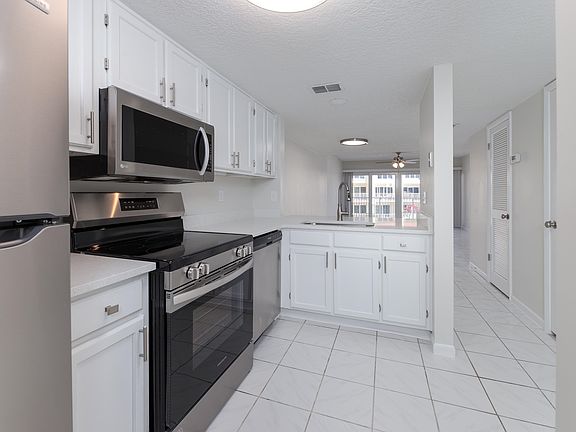4th image of 390 A1a Beach Blvd Unit 48