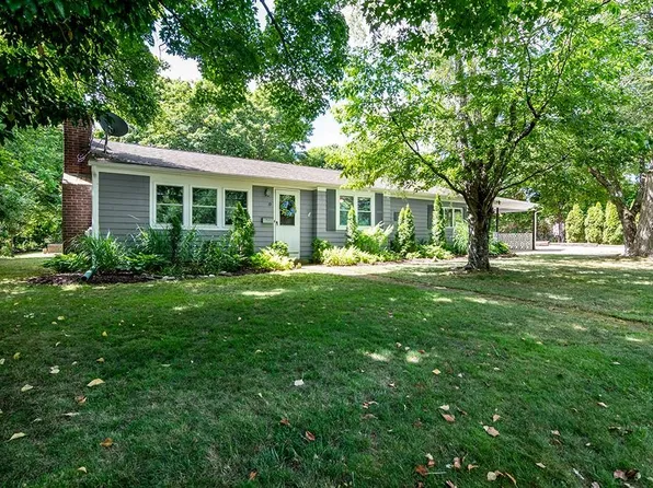 19 Waldron Ave, North Kingstown, RI 02852